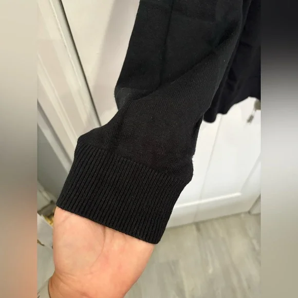 Joe Fresh Sweater 🖤 - Picture 5 of 6